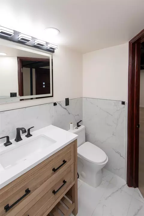 Bath - 3281 Fieldstone, Flushing, MI 48433 photo 12 of 14