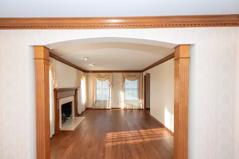 Living - 3281 Fieldstone, Flushing, MI 48433 photo 1 of 7
