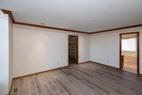 Bedroom - 3281 Fieldstone, Flushing, MI 48433 photo 2 of 9