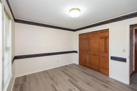 Bedroom - 3281 Fieldstone, Flushing, MI 48433 photo 6 of 9