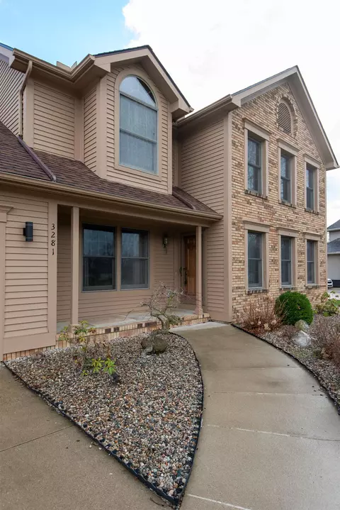 Exterior - 3281 Fieldstone, Flushing, MI 48433 photo 9 of 10