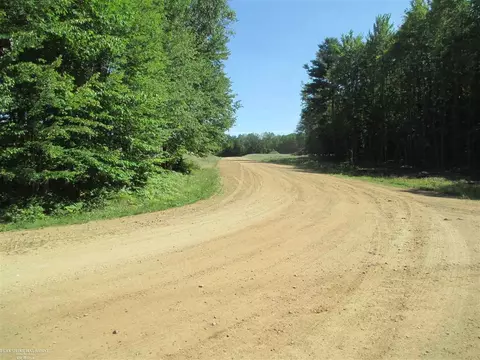 6830 Sandy, Vassar, MI 48768 photo 5