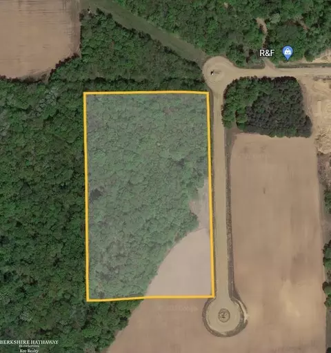 6830 Sandy, Vassar, MI 48768 photo 3