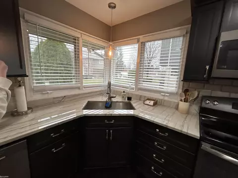 Kitchen - 48283 Jester, Macomb, MI 48044 photo 3 of 4