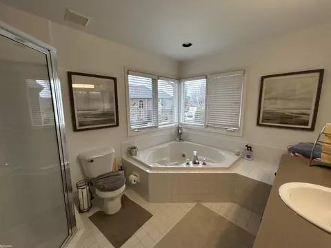 Bath - 48283 Jester, Macomb, MI 48044 photo 2 of 8