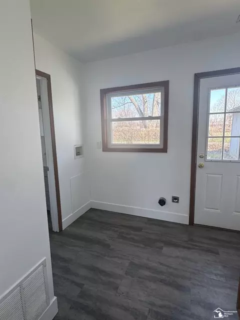 3341 Cloverdale, Monroe, MI 48162 photo 6