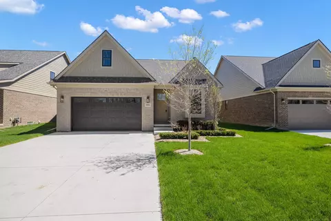 5872 Willow Grv, Troy, MI 48085