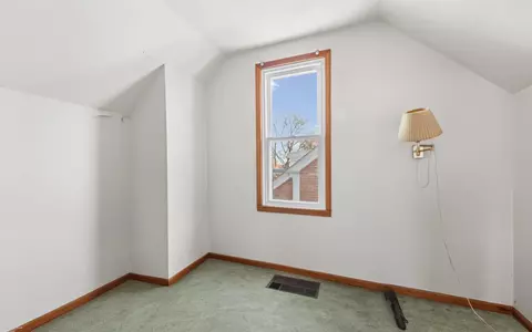 Bedroom - 1330 Beaconsfield, Grosse Pointe, MI 48230 photo 5 of 8