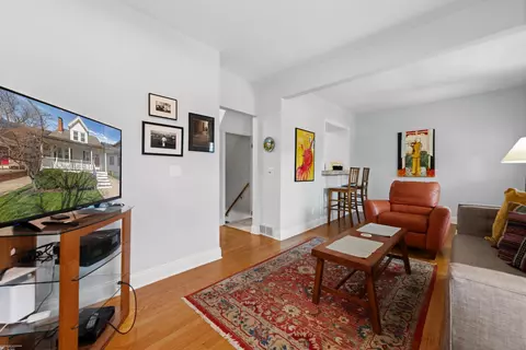 Living - 1330 Beaconsfield, Grosse Pointe, MI 48230 photo 3 of 3