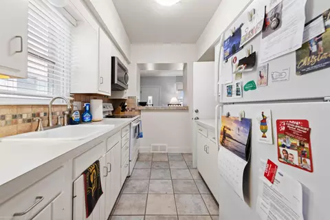 Kitchen - 1330 Beaconsfield, Grosse Pointe, MI 48230 photo 1 of 1