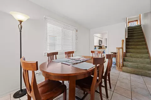 Dining - 1330 Beaconsfield, Grosse Pointe, MI 48230 photo 2 of 2