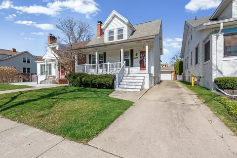 Exterior - 1330 Beaconsfield, Grosse Pointe, MI 48230 photo 2 of 5