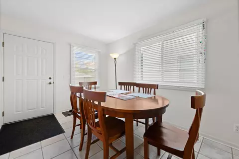 Dining - 1330 Beaconsfield, Grosse Pointe, MI 48230 photo 1 of 2