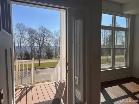 776 S Lakeshore, Marquette, MI 49855