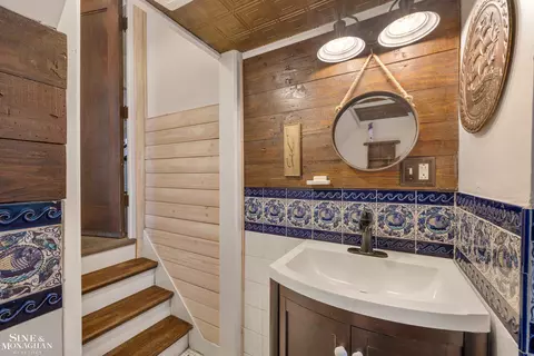 Bath - 334 University, Grosse Pointe, MI 48236 photo 1 of 9
