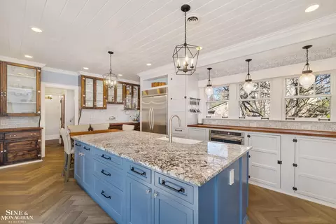Kitchen - 334 University, Grosse Pointe, MI 48236 photo 6 of 8