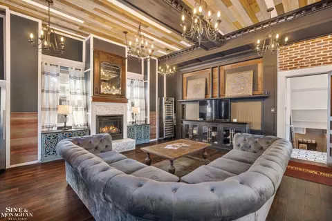 Living - 334 University, Grosse Pointe, MI 48236 photo 6 of 6