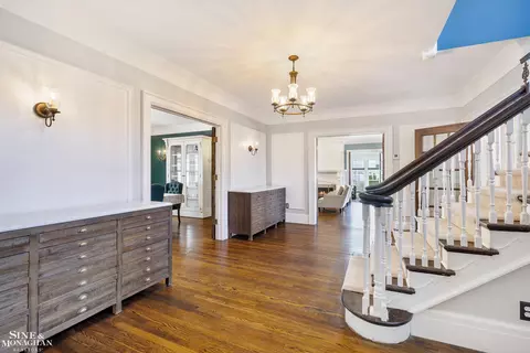 Entry Way - 334 University, Grosse Pointe, MI 48236 photo 3 of 6