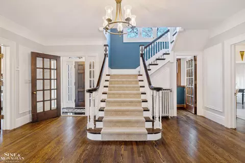 Entry Way - 334 University, Grosse Pointe, MI 48236 photo 2 of 6
