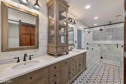 Bath - 334 University, Grosse Pointe, MI 48236 photo 5 of 9