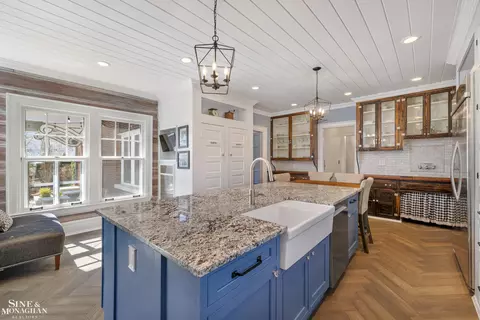 Kitchen - 334 University, Grosse Pointe, MI 48236 photo 7 of 8