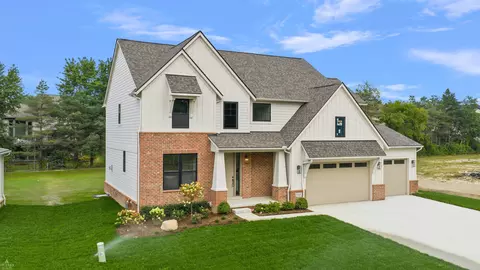 3308 Waldon Rdg, Orion Twp, MI 48359