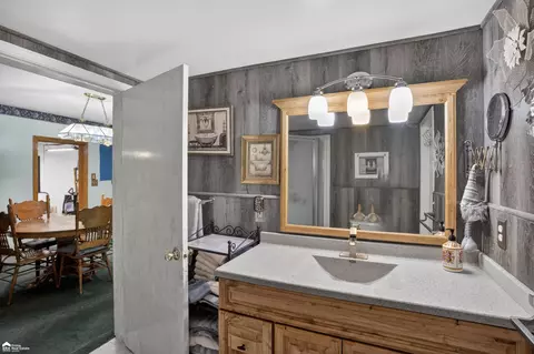 Bath - 99 Elmwood, Leonard, MI 48367 photo 3 of 3