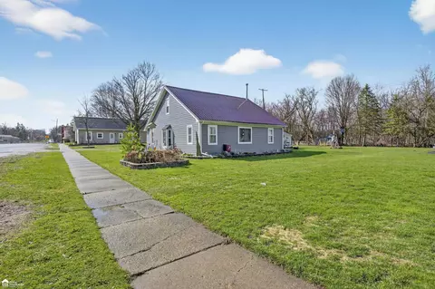 Exterior - 99 Elmwood, Leonard, MI 48367 photo 16 of 18