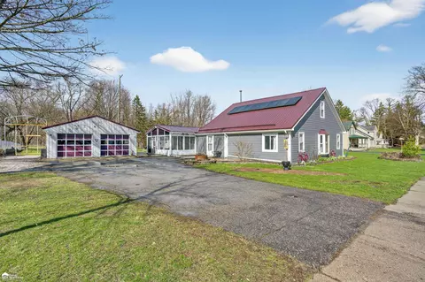 Exterior - 99 Elmwood, Leonard, MI 48367 photo 2 of 18