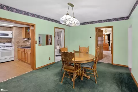 Dining - 99 Elmwood, Leonard, MI 48367 photo 2 of 3