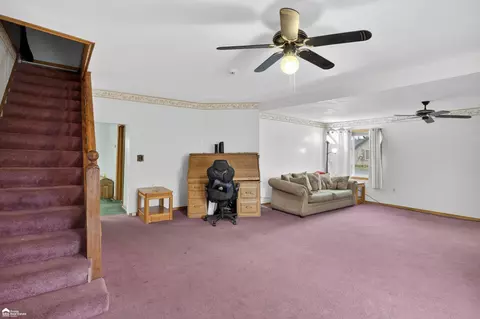 Living - 99 Elmwood, Leonard, MI 48367 photo 3 of 4