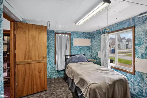 Bedroom - 99 Elmwood, Leonard, MI 48367 photo 3 of 9