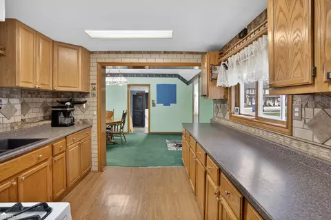 Kitchen - 99 Elmwood, Leonard, MI 48367 photo 3 of 6