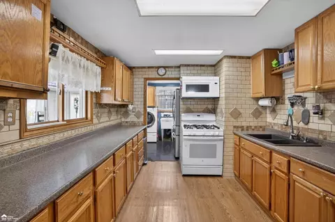 Kitchen - 99 Elmwood, Leonard, MI 48367 photo 1 of 6