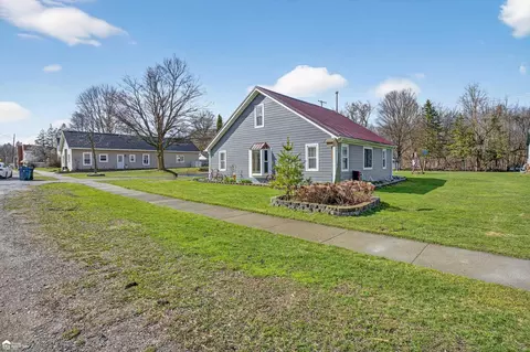 Exterior - 99 Elmwood, Leonard, MI 48367 photo 18 of 18