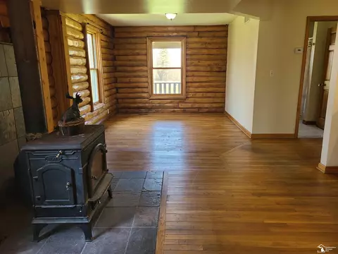 Living - 11581 Dixon, Monroe, MI 48161 photo 4 of 7