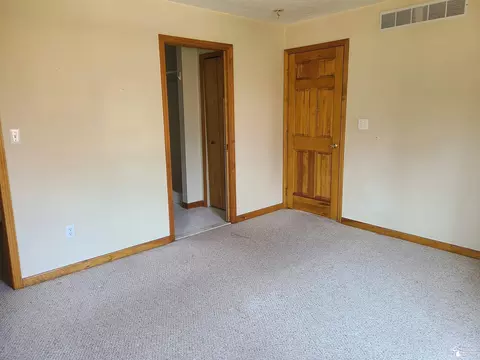 Bedroom - 11581 Dixon, Monroe, MI 48161 photo 2 of 4