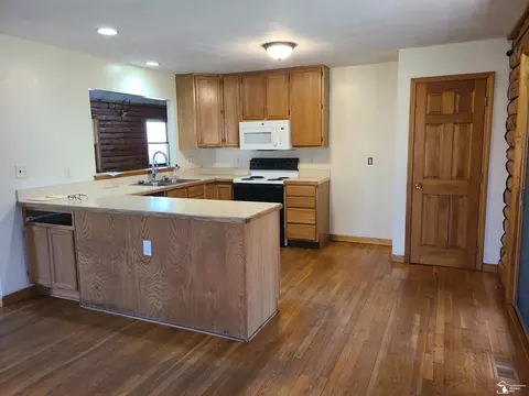 Kitchen - 11581 Dixon, Monroe, MI 48161 photo 1 of 3