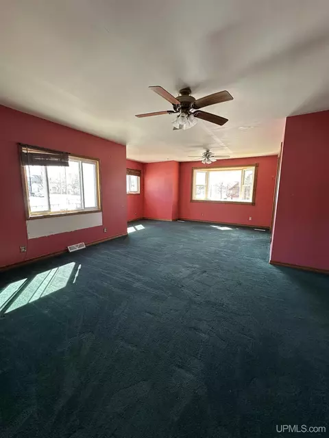 Living - 429 S 7th, Escanaba, MI 49829 photo 1 of 2