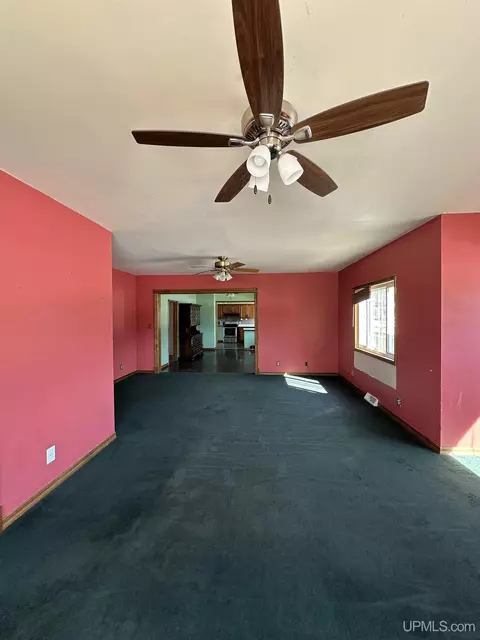 Living - 429 S 7th, Escanaba, MI 49829 photo 2 of 2