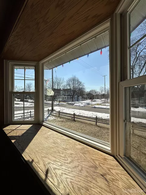 Exterior - 429 S 7th, Escanaba, MI 49829 photo 2 of 2