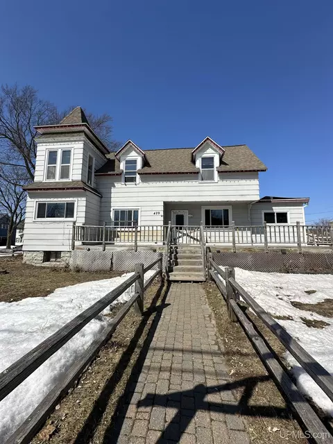 429 S 7th, Escanaba, MI 49829