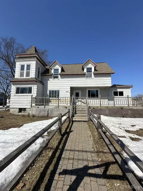 429 S 7th, Escanaba, MI 49829