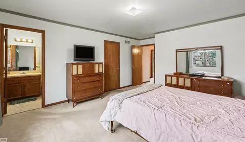 Bedroom - 52415 Ridgeway, Macomb, MI 48042 photo 2 of 3