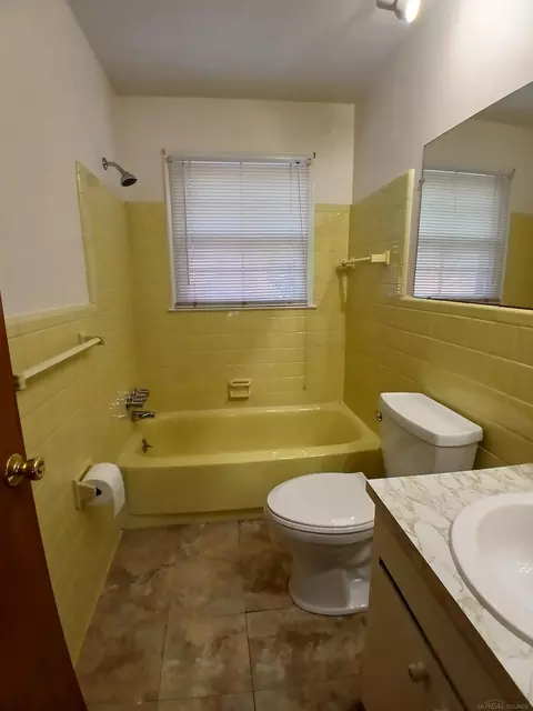 Bath - 1000 Vernier, Grosse Pointe Woods, MI 48236 photo 1 of 3
