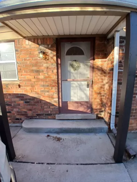 Exterior - 1000 Vernier, Grosse Pointe Woods, MI 48236 photo 1 of 3
