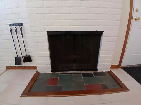 Living - 1000 Vernier, Grosse Pointe Woods, MI 48236 photo 3 of 3