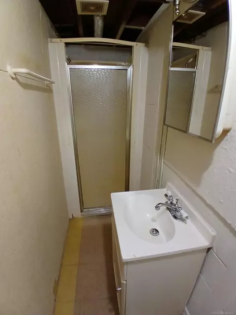 Bath - 1000 Vernier, Grosse Pointe Woods, MI 48236 photo 2 of 3