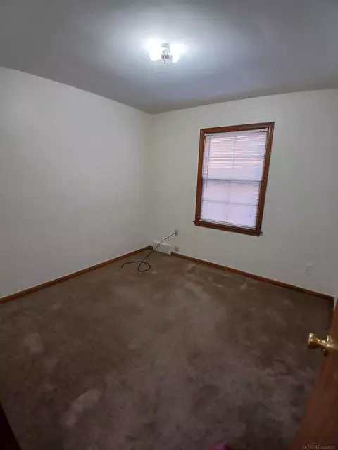 Bedroom - 1000 Vernier, Grosse Pointe Woods, MI 48236 photo 1 of 4