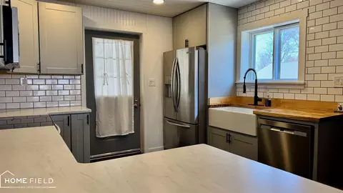 Kitchen - 1310 Frederick, Owosso, MI 48867 photo 3 of 6